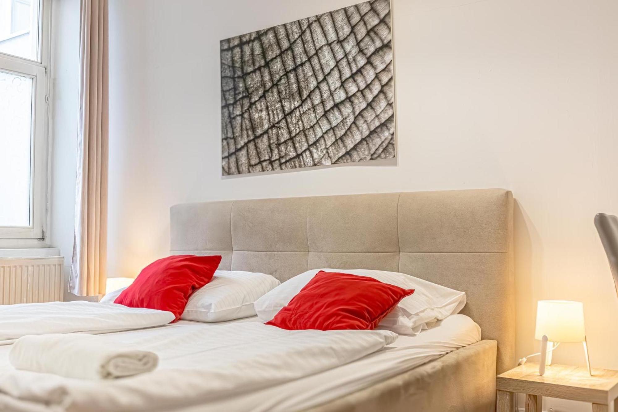 Modern 1Br Apart- Suitable For Longstays Відень Екстер'єр фото