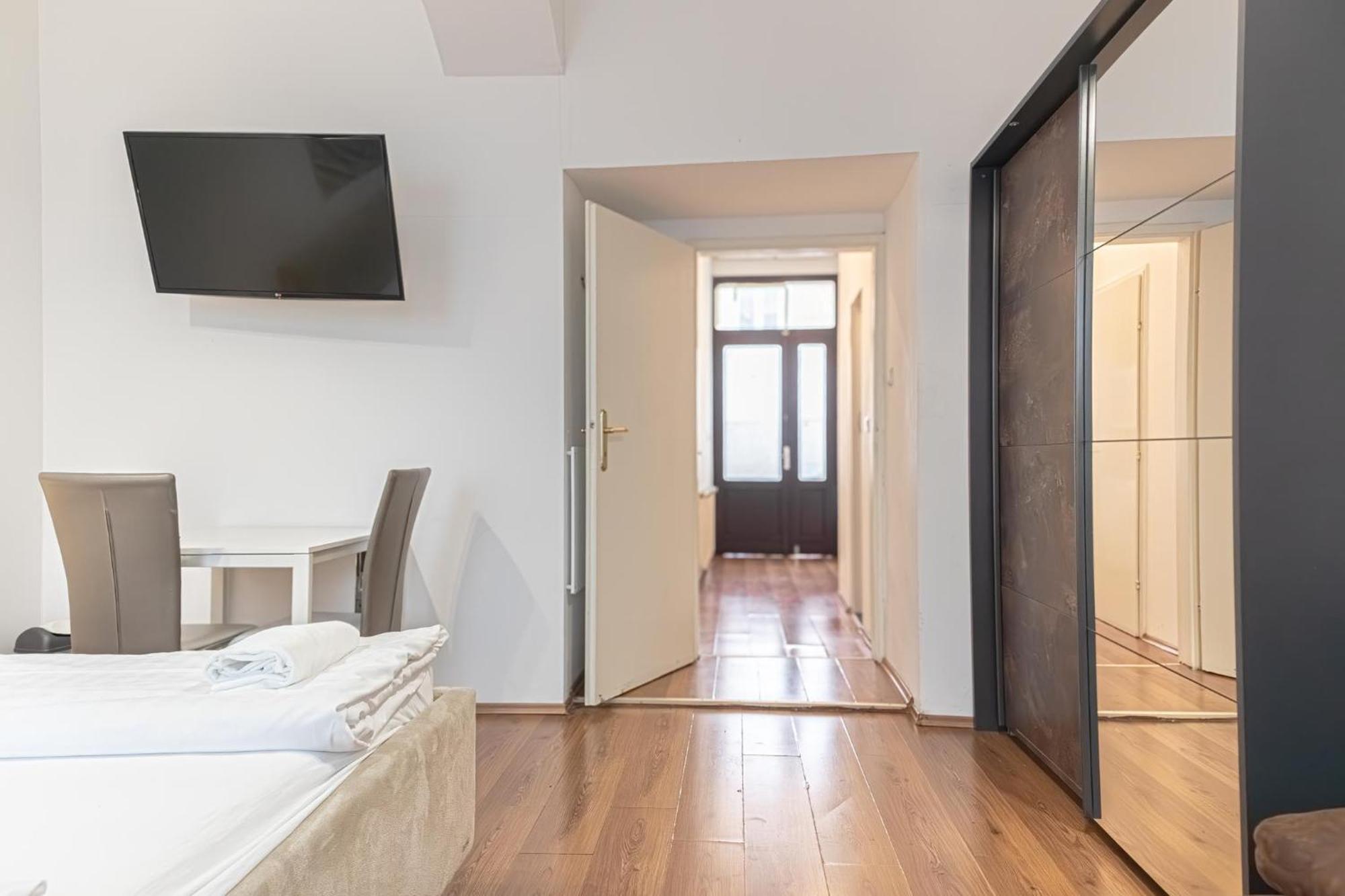 Modern 1Br Apart- Suitable For Longstays Відень Екстер'єр фото