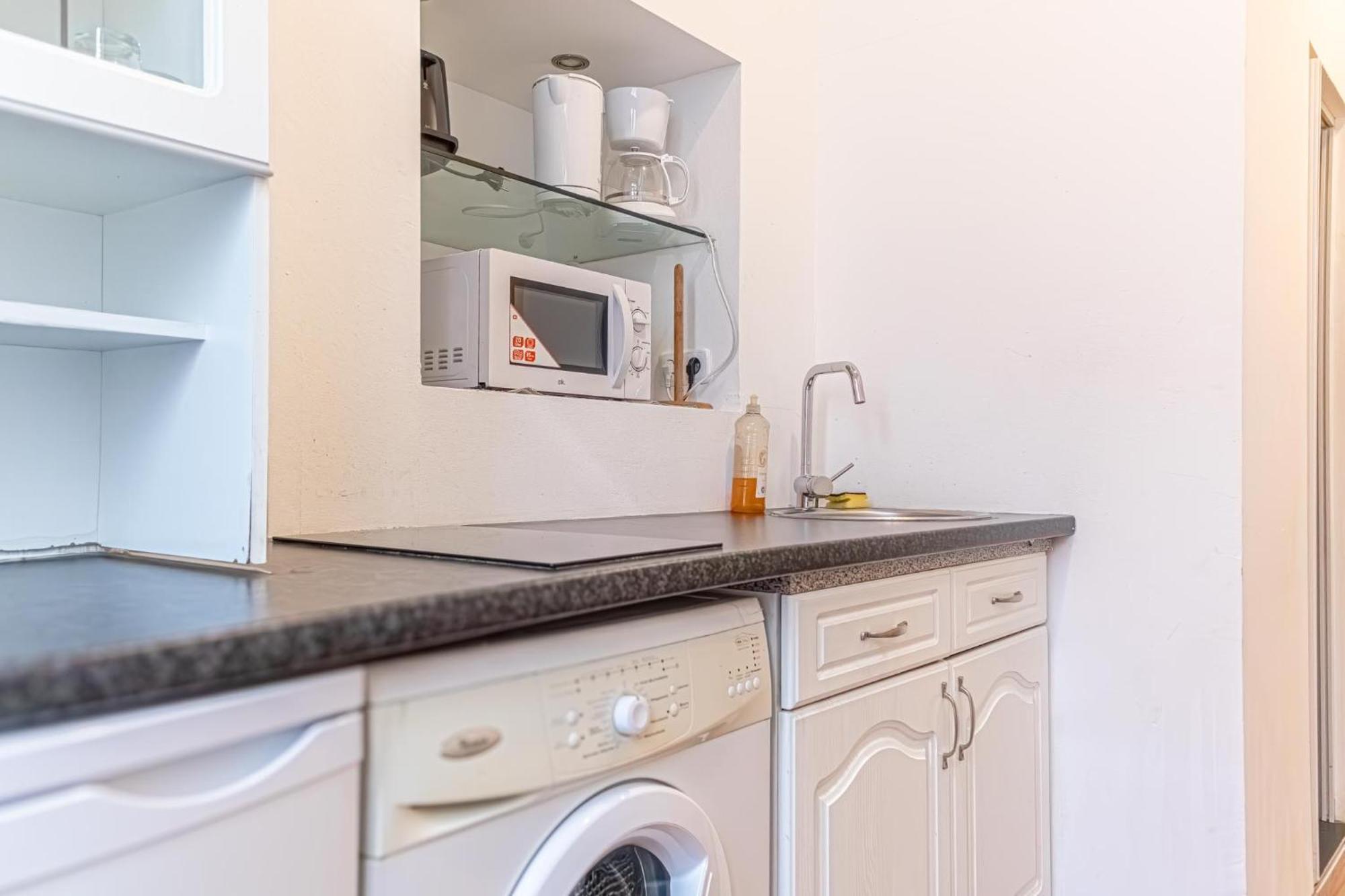 Modern 1Br Apart- Suitable For Longstays Відень Екстер'єр фото